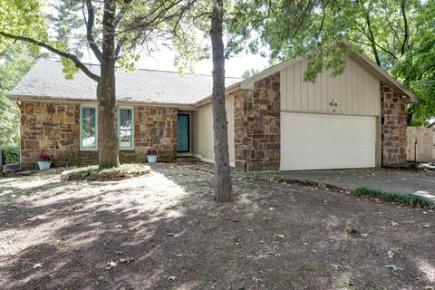 1330 E Hanover St, Springfield, MO 65804 photo 1