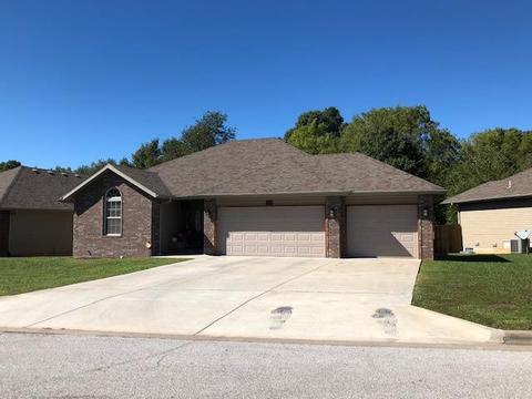 2093 S Fisk Ave, Springfield, MO 65807 photo 1