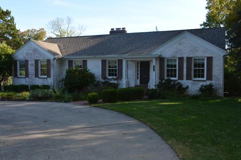 1520 E Meadowmere St, Springfield, MO 65804 photo 1