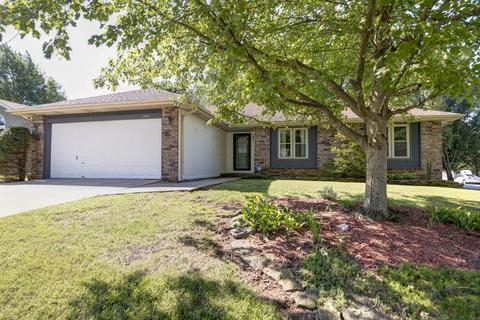 1544 W Lindberg St, Springfield, MO 65807 photo 1