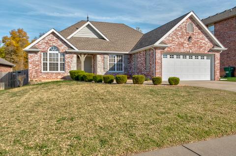3215 W Melbourne St, Springfield, MO 65810 photo 1