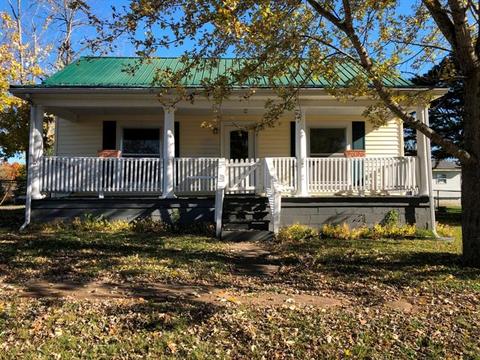 301 E 4th St, Willow Springs, MO 65793 photo 1