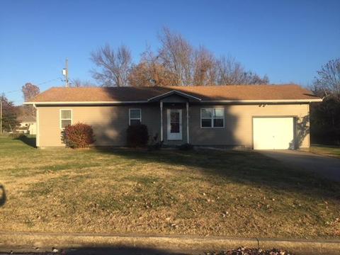 738 S Vine St, Marshfield, MO 65706 photo 1
