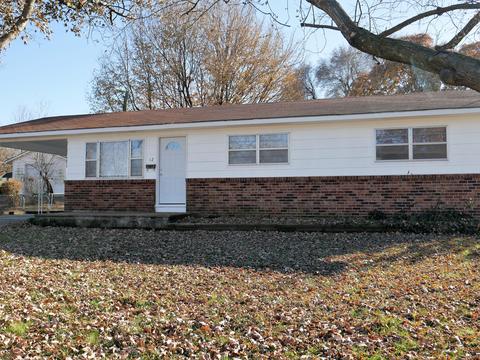 12 E Summit St, Aurora, MO 65605 photo 1