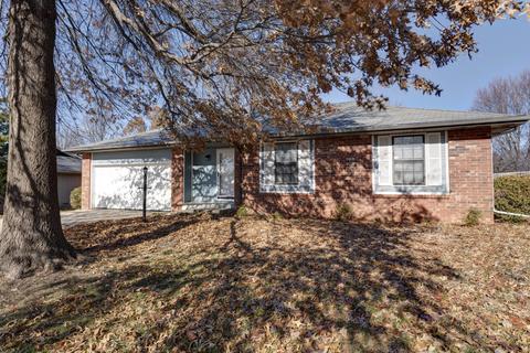 2805 W Katella Ln, Springfield, MO 65807 photo 1
