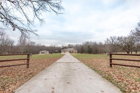 2287 Mount Carmel Rd, Clever, MO 65631 photo 1