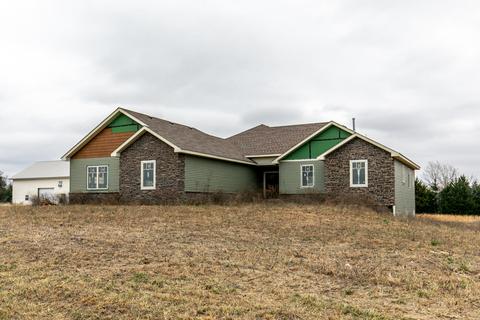 263 Village Dr, Marshfield, MO 65706 photo 1
