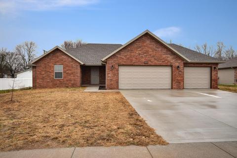 121 E Shawnee St, Strafford, MO 65757 photo 1