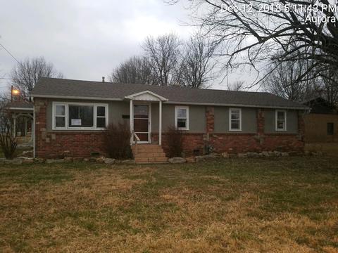 624 E Pearl St, Aurora, MO 65605 photo 1