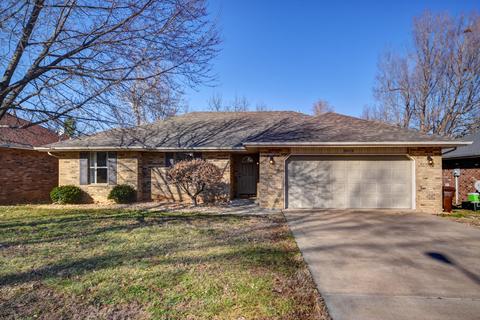 3829 W Dover St, Springfield, MO 65802 photo 1