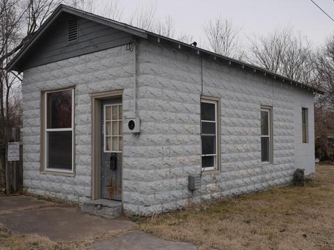 325 326 Mcnatt, Aurora, MO 65605 photo 1