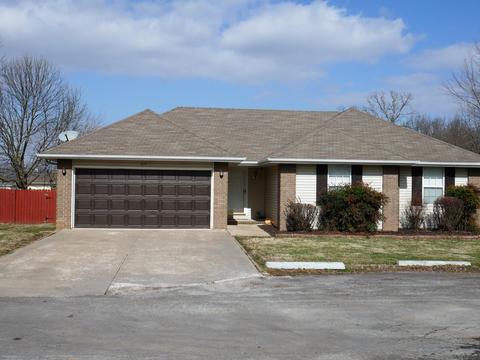 215 E Robin Rd, Clever, MO 65631 photo 1