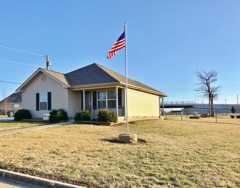 1204 E 18th St, Joplin, MO 64804 photo 1