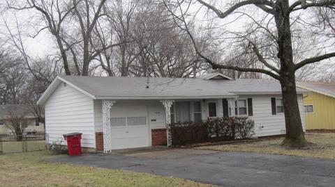 1034 S Bruce Ave, Springfield, MO 65804 photo 1