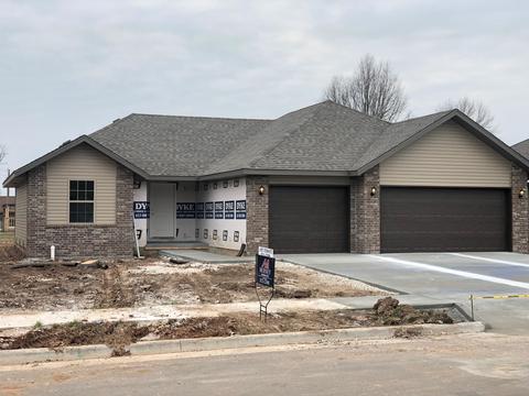 4558 W Tarkio St, Springfield, MO 65802 photo 1