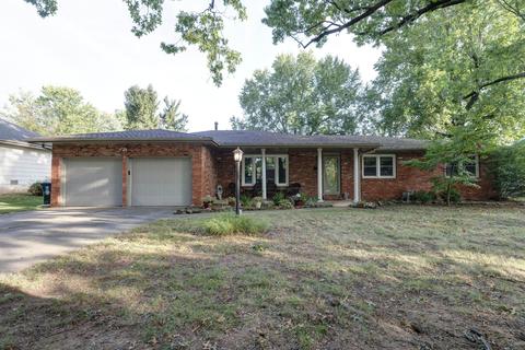 2119 E Ridgewood Dr, Springfield, MO 65804 photo 1