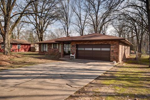 1036 W Beverly Hills Dr, Springfield, MO 65803 photo 1