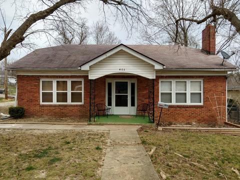 403 E 6th St, Willow Springs, MO 65793 photo 1