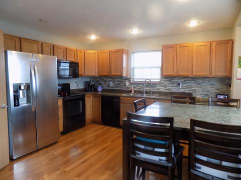 711 Lexington Cir, Clever, MO 65631 photo 2