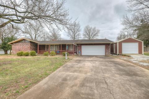 926 E Highland Ave, Carthage, MO 64836 photo 1