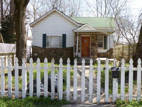 2040 N Benton Ave, Springfield, MO 65803 photo 1