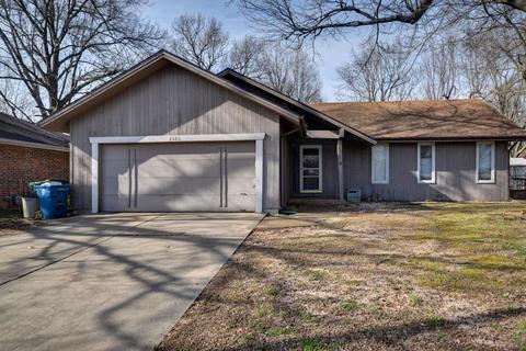 2863 E Linwood St, Springfield, MO 65804 photo 1
