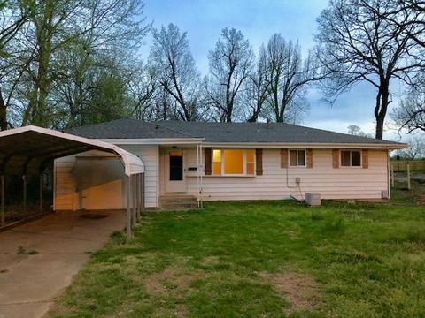 2524 E Cherry St, Springfield, MO 65802 photo 1