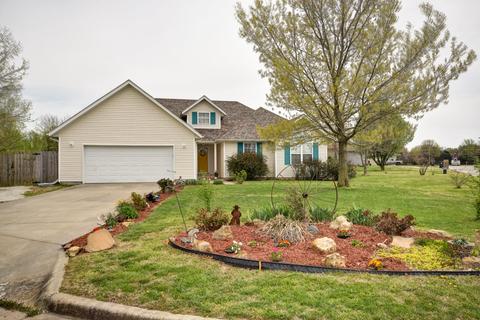 1802 Tyler St, Aurora, MO 65605 photo 1