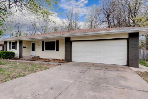 3240 W Camelot Ct, Springfield, MO 65807 photo 1