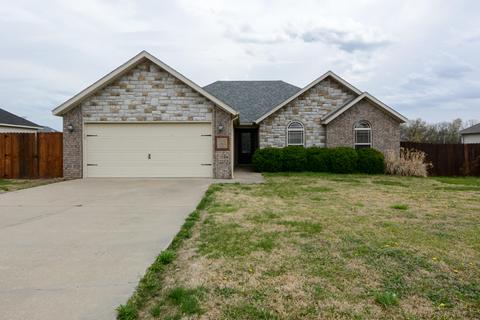 135 Solomon Cir, Forsyth, MO 65653 photo 1