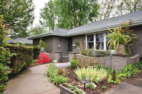 2138 E Mimosa St, Springfield, MO 65804 photo 1