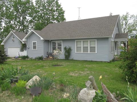 701 Lyle St, Ava, MO 65608 photo 1