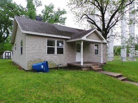 612 W Macon St, Carthage, MO 64836 photo 1