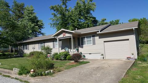 704 Roberts, Ava, MO 65608 photo 1