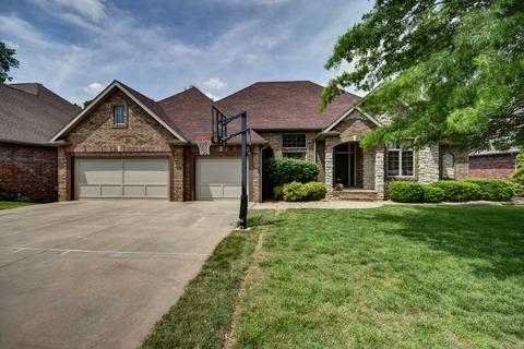 1521 E Wood Oaks, Springfield, MO 65804 photo 1