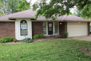 1304 W Lindberg St, Springfield, MO 65807 photo 1