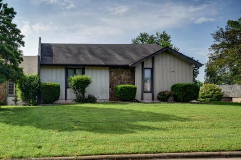 2160 E Regency Pl, Springfield, MO 65804 photo 1