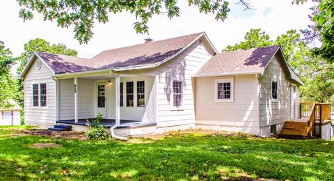 524 E Daugherty, Neosho, MO 64850 photo 1