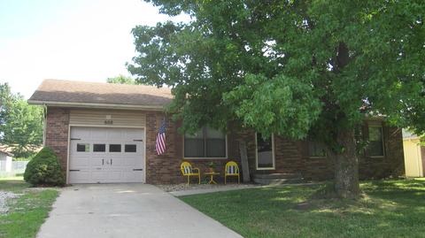 608 E Dyann Dr, Nixa, MO 65714 photo 1