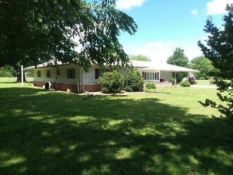 125 E Main St, Dadeville, MO 65635 photo 1