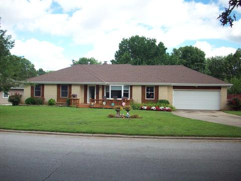 754 W Katella St, Springfield, MO 65807 photo 1