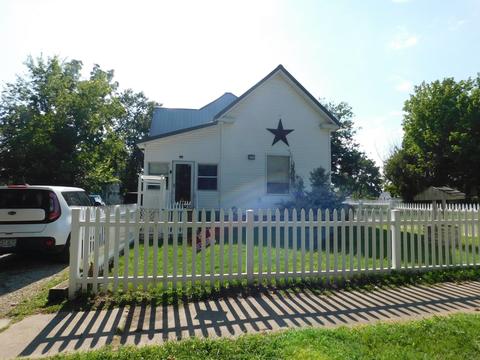 604 7th St, Monett, MO 65708 photo 1