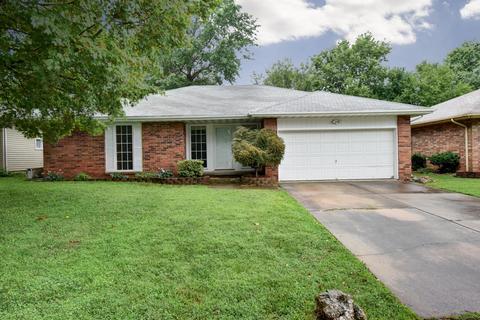 702 W Cherokee St, Springfield, MO 65807 photo 1