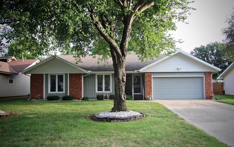 1243 W Riverside St, Springfield, MO 65807 photo 1