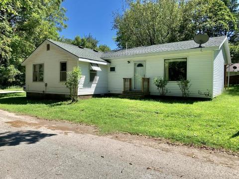 1004 Bluff St, Seneca, MO 64865 photo 1