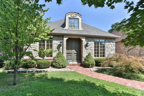 2513 E Ottawa St, Springfield, MO 65804 photo 1