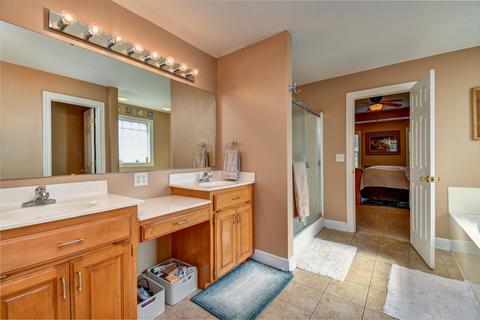 2707 W Executive Cir, Ozark, MO 65721 photo 8