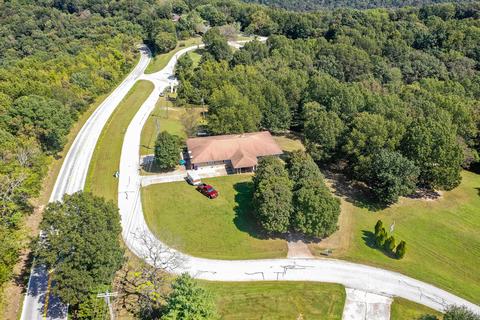 470 Mark Twain Dr, Branson West, MO 65737 photo 1