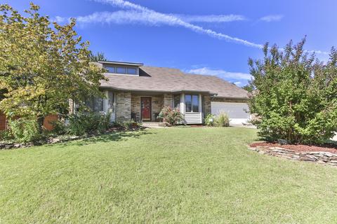 933 E Maplewood St, Springfield, MO 65807 photo 1