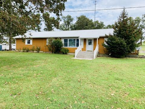 1741 Hawley Dr, Macomb, MO 65702 photo 1